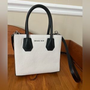 Michael Kors - Black & White Purse